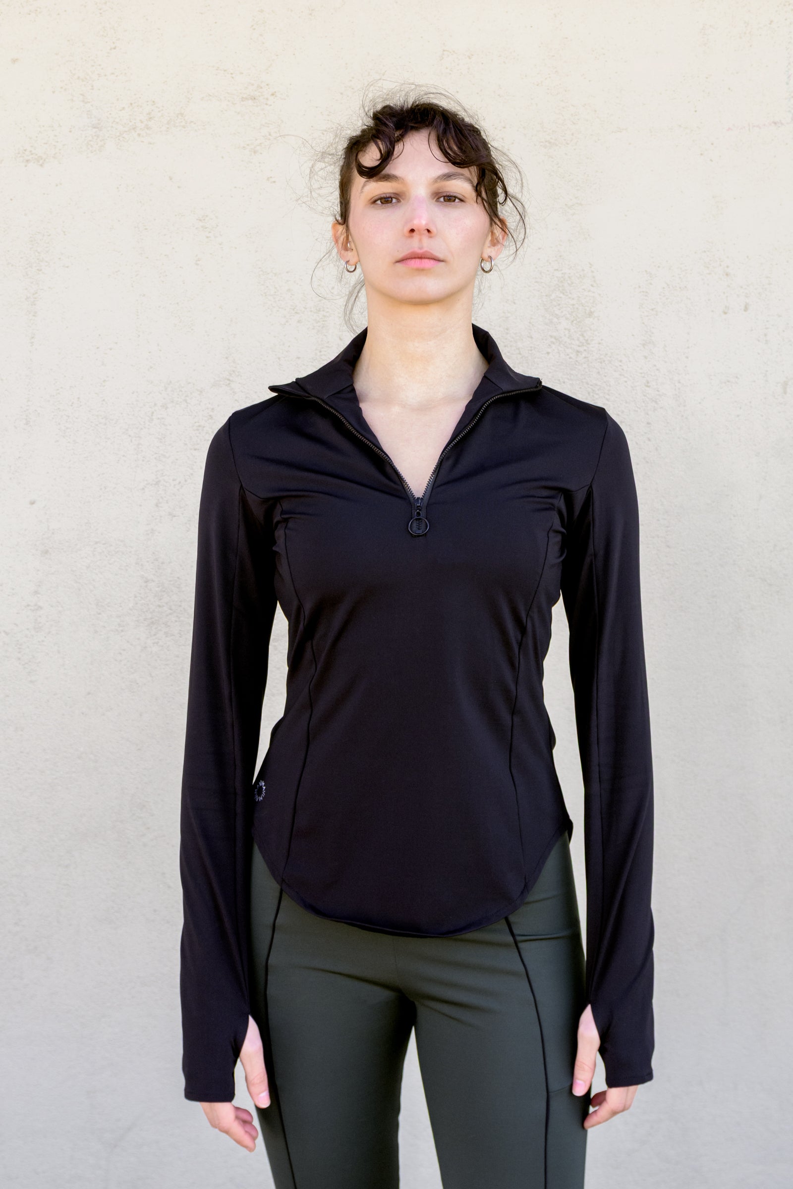 Sudadera ajustada Vima Studio en negro, talla S