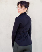 Sudadera negra con cuello alto Vima Studio